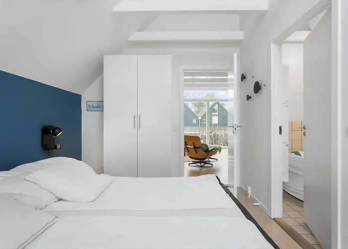 M361-vaeggerlose-marielyst-strandvej-63-u * Boto By